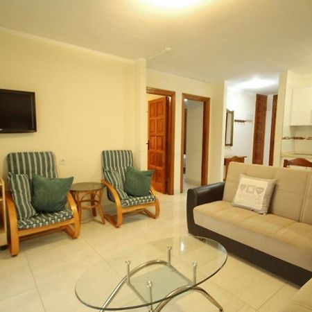 Two Bedroom Apartment In Beachfront Complex With Pool In Playa De Las Americas. Exterior foto